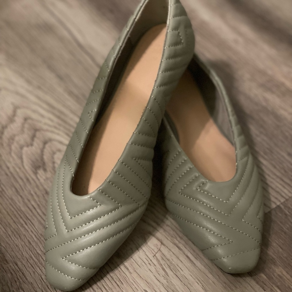 H&M Sage Green Quilted Flats-Size 37-EUC